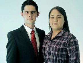Pastor Tiago Nogueira e a esposa Priscila. 
