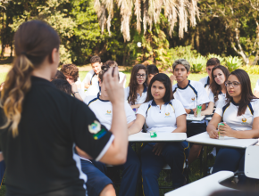 Colégio adventista inicia ano letivo ao ar livre e orienta alunos sobre combate ao zika vírus