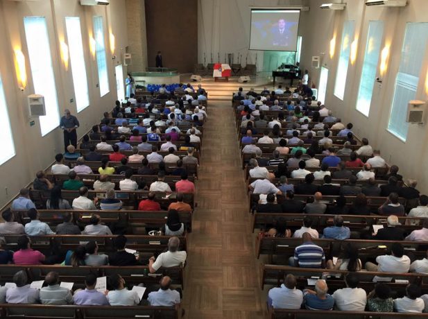 Mais de 1000 pessoas participaram do primeiro concílio de pastores, anciãos e líderes do ministério jovem.
