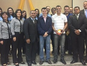 Escola Adventista recebe visita do prefeito