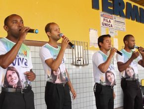 Cantando no Terminal de Ônibus em São Luis