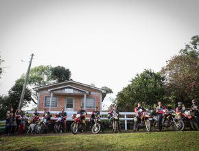 Motociclistas dedicaram o domingo para levar livros aos moradores da zona rural de São Martinho da Serra. 