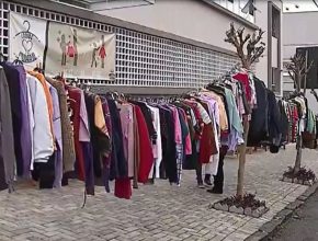 Escola Adventista cria Varal Solidário para oferecer roupas de frio