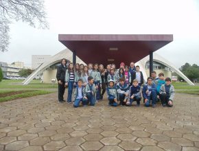 Planetário do campus, um dos nove do Brasil, foi um dos locais visitados pelas crianças. 