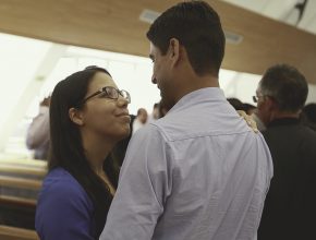 Encontro de anciãos e esposas fortalece relacionamentos familiares