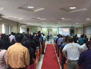 Duplas missionárias participam de treinamento