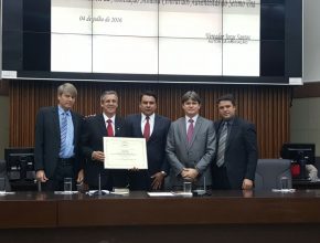 Presidente da Igreja Adventista em Minas recebe diploma de honra ao mérito