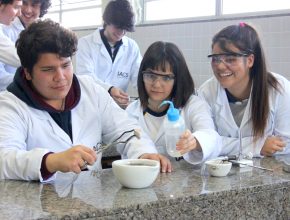 Internato adventista do RS inaugura laboratórios de ciências da natureza e aprendizagem