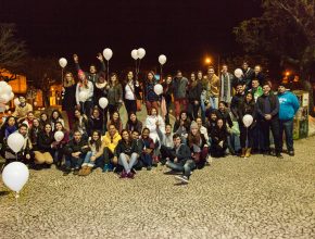 Voluntários impactam bairro de Curitiba com ações do bem deixadas na madrugada