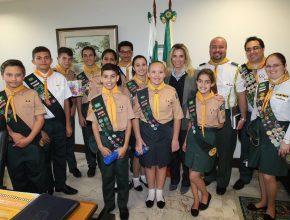 Vice-Governadora do Paraná recebe visita dos Desbravadores