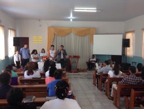 Pequeno Grupo influencia jovem ao batismo
