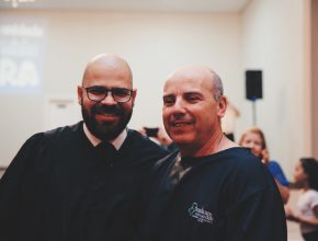 Ex-presidiário esperou liberdade para ser batizado