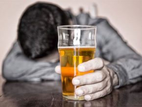 Campanha discute relação entre álcool, drogas e violência doméstica