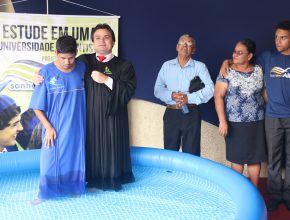 Lançamento do Projeto Sonhando Alto é marcado por Batismo