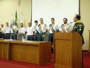 Desbravadores são homenageados na Câmara de Maringá