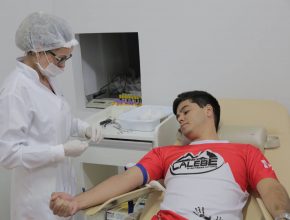 Doando o sangue para levar Esperança em Porto Nacional