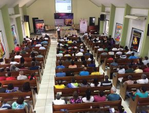 Escola de Esperança reúne 300 pessoas em Porto Velho