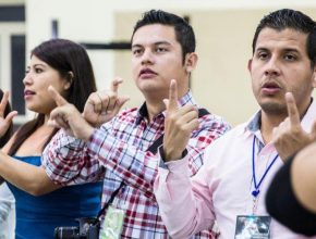 Surdos adventistas no México são desafiados a partilhar sua fé