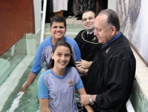 Educação Adventista completa 120 anos com celebração de mais de 80 batismos