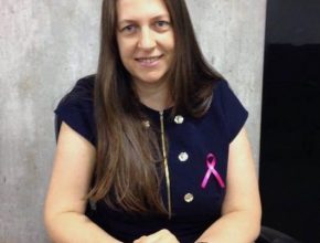 Mulher conta como venceu a luta contra o câncer de mama
