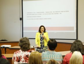 100 mulheres participam de evento em Bauru