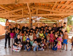 Documentário retrata o trabalho voluntário de alunos em tribos Karajá, no Tocantins