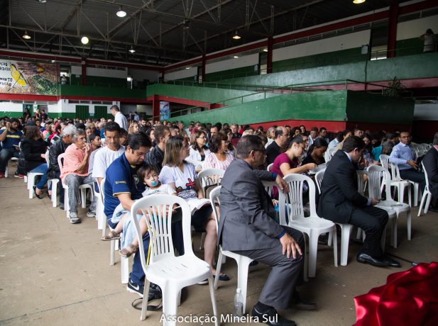 Em Pouso Alegre, cerca de 700 líderes voluntários se reuniram para conhecer o planejamento para 2017 Foto: Anne Seixas