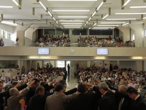 Cerimônia confirmou o reconhecimento do pastor Eliabe dos Santos Neves ao ministério pastoral. 