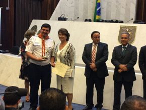 A premiação foi realizada no Plenário da Assembleia Legislativa do Estado do Paraná.