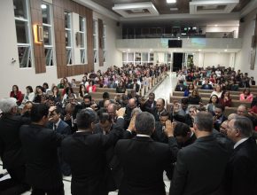 Cerimônia de ordenação oficializa ministério de pastores no sul do Paraná