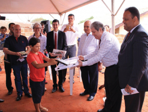 Autoridades lançam pedra fundamental em Padre Nobrega