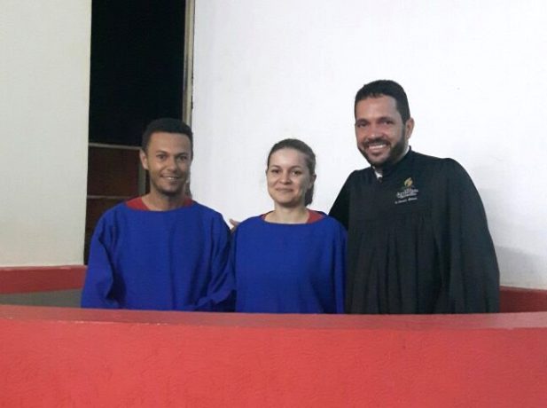 Renato e sua esposa foram batizados no final de novembro pelo pastor Ideraldo Almeida. 