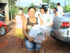 Ações sociais beneficiam centenas de famílias no período natalino