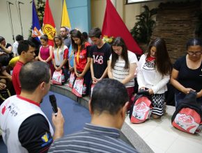 Líderes do projeto Missão Calebe para 2017 são motivados e consagrados em Ijuí