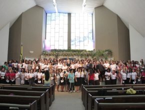 Com foco no evangelismo pessoal, encontro reúne mulheres no Rio de Janeiro