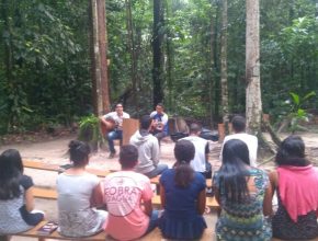 Projeto de oração mobiliza alunos e funcionários da Faculdade Adventista da Amazônia