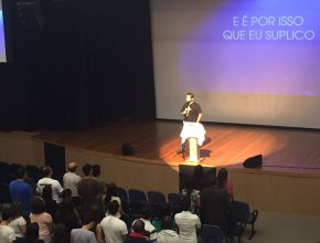 Aula Magna em Porto Alegre prepara alunos para o ano letivo