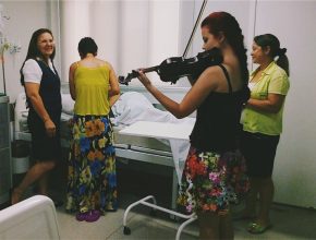 Mulheres oram com doentes durante 10 Horas de Jejum