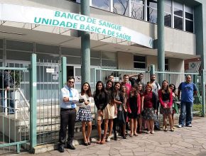 Jovens adventistas lotam hemobancos em Porto Alegre