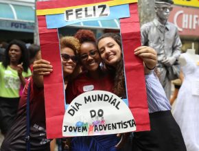 Juventude carioca espalha amor e solidariedade pelo Rio