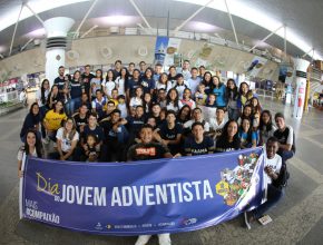 Jovens da Faculdade Adventista da Amazônia realizam ações no aeroporto