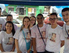Voluntários arrecadam R$ 11 mil em semáforo para ajudar bebê com doença rara
