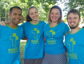 Jovens doam um ano de suas vidas para servirem como missionários na Amazônia
