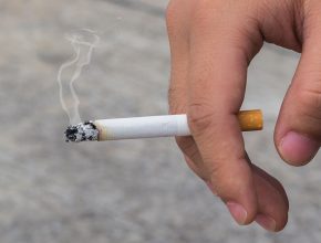 Cigarro causa mais de 50 tipos de doenças, incluindo câncer