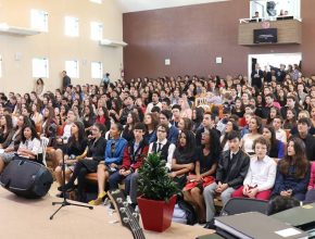 Encontro incentiva alunos a serem missionários na escola