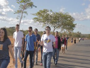 Jovens levam esperança para moradores da região norte de Montes Claros