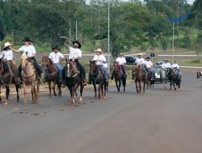 Cowboys utilizam cavalgadas para compartilhar fé