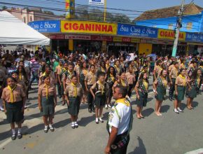 No dia da pátria, desfile reúne centenas em Engenheiro Pedreira-RJ