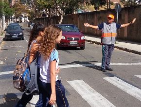 Voluntários de Colégio Adventista participam de capacitação de trânsito