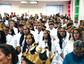 Comportamento e internet são assuntos abordados no congresso para adolescentes em Manaus, Am